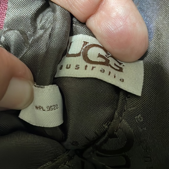 Authentic Ugg Charlee Burgandy Pouch - Picture 7 of 7